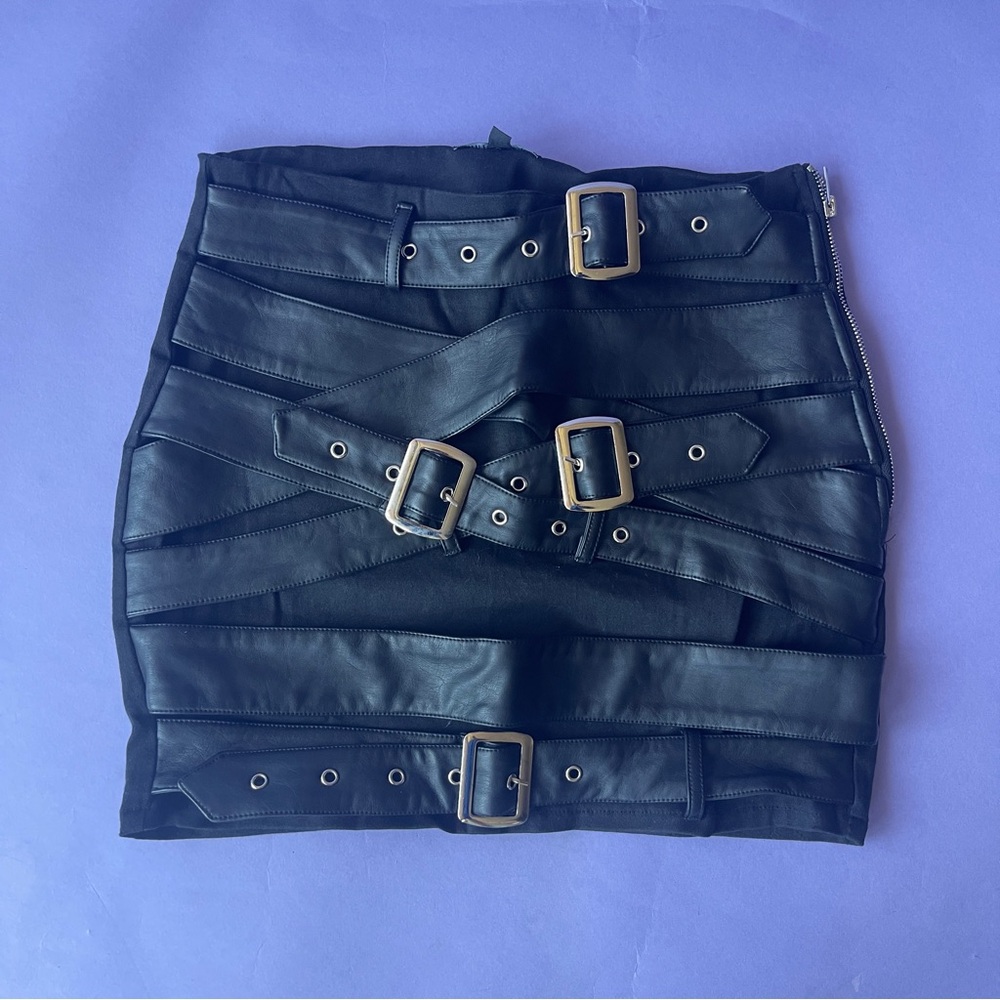 Black current mood skirt with belts all over 🖤